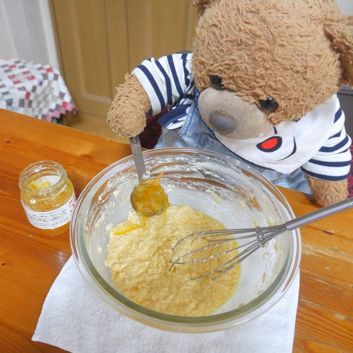 マーマレードが真ん中からとろり！オレンジ香る簡単カップケーキ