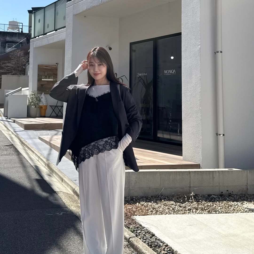  「マネしたい！」と思われちゃう。40代の垢抜けモノトーンコーデ術3選 