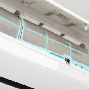 実はすごい汚れかも。「エアコンクリーニング」の適切なタイミング「そうなんだ」「故障やカビを防ぐ」