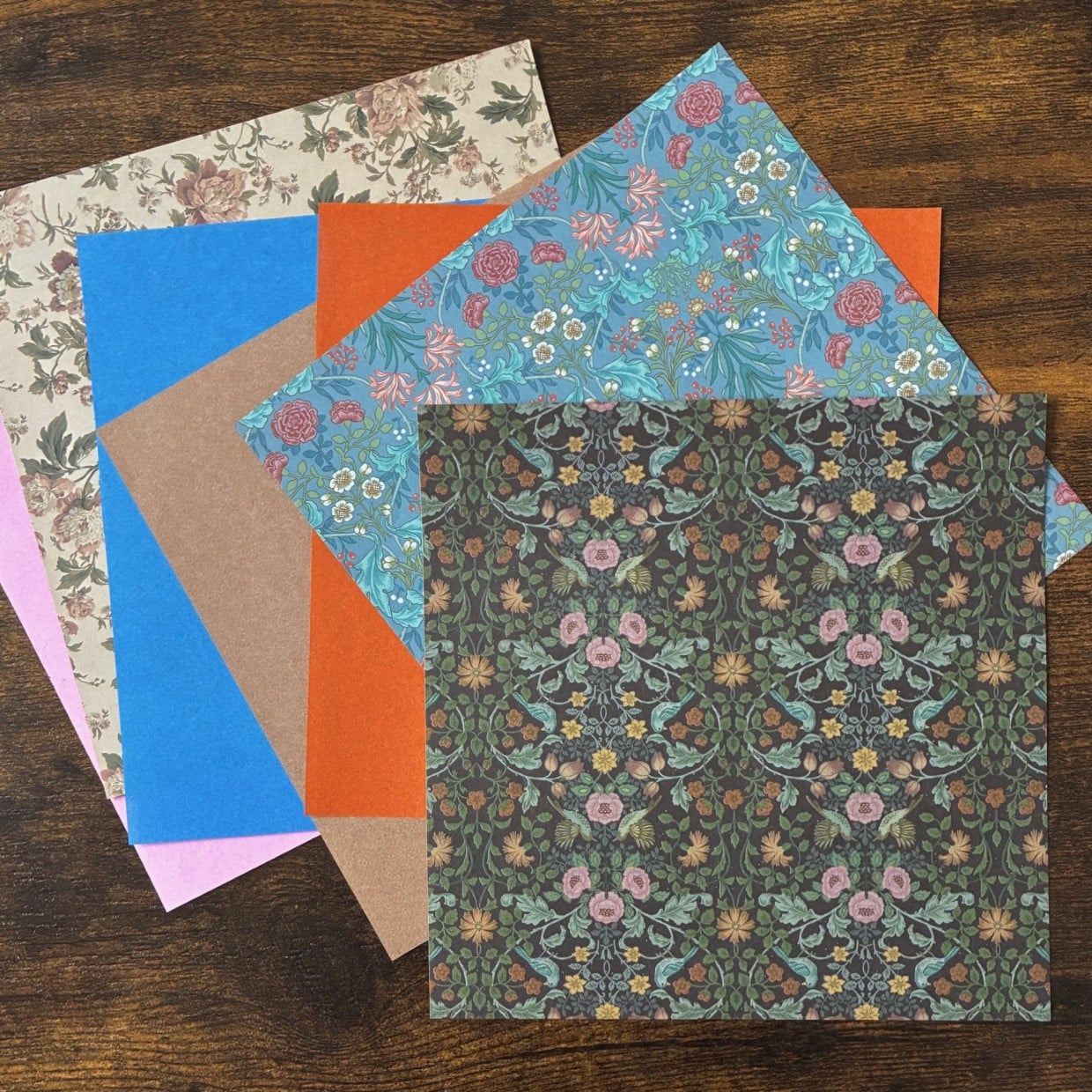  たった1枚で2役！「折り紙」の実用的すぎる活用法2選「折るだけ」「センスが光る」 