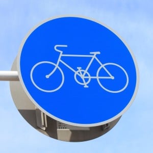 似ているけど違う。自転車利用者が知っておきたい"道路標識の違い"