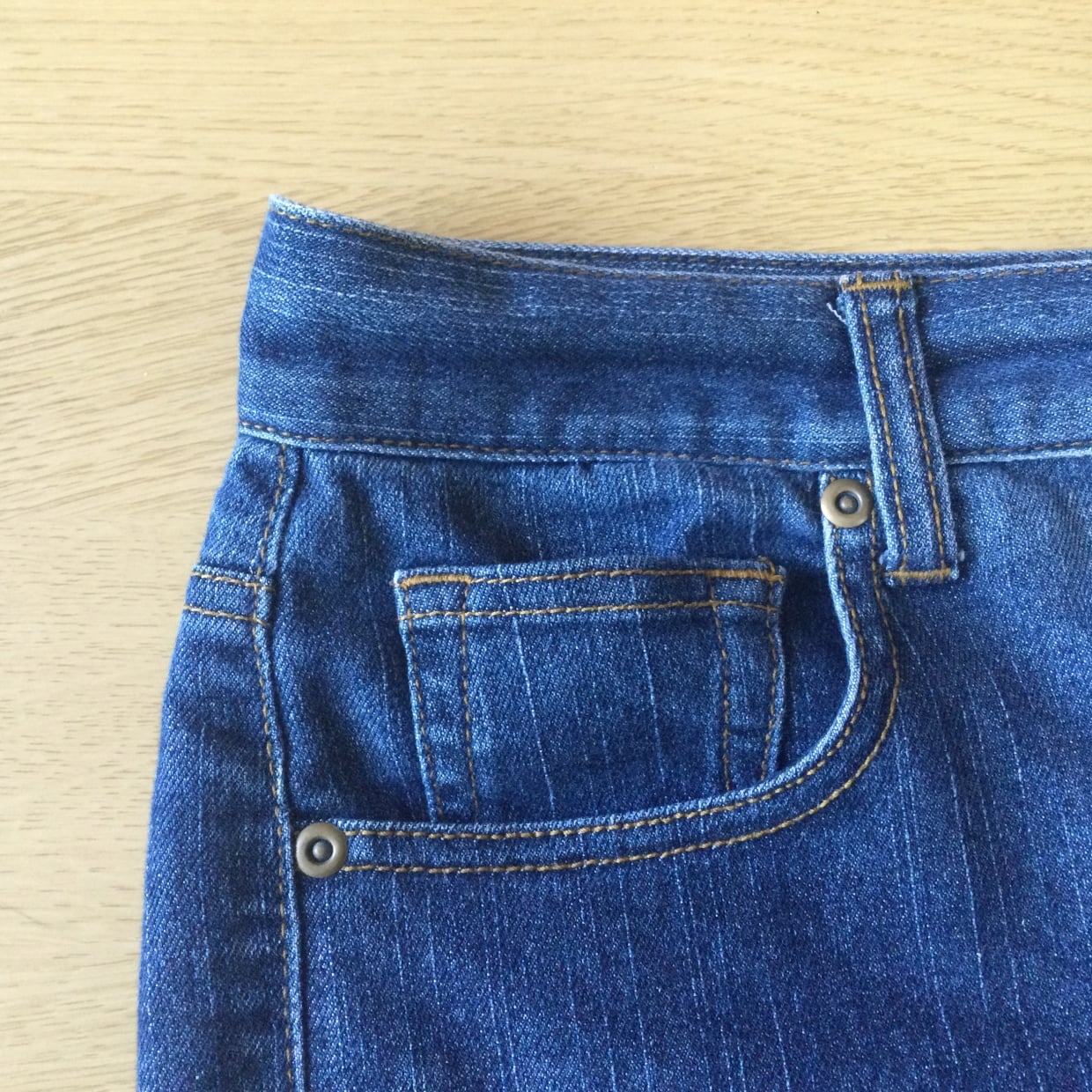  ジーンズの小さな謎ポケット、実は超便利だった！ぴったり収まる“保管しやすいアイテム3選” 