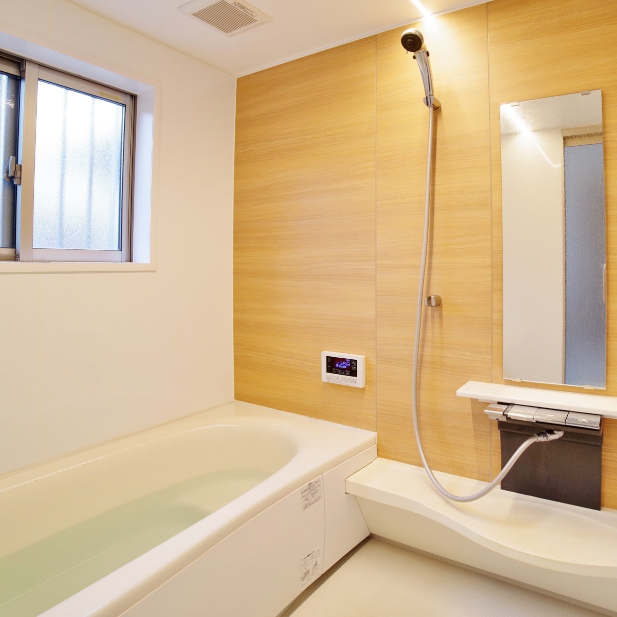  お風呂場が臭い…。嫌な“下水っぽい臭い”の原因と対策方法【掃除のプロが解説】 