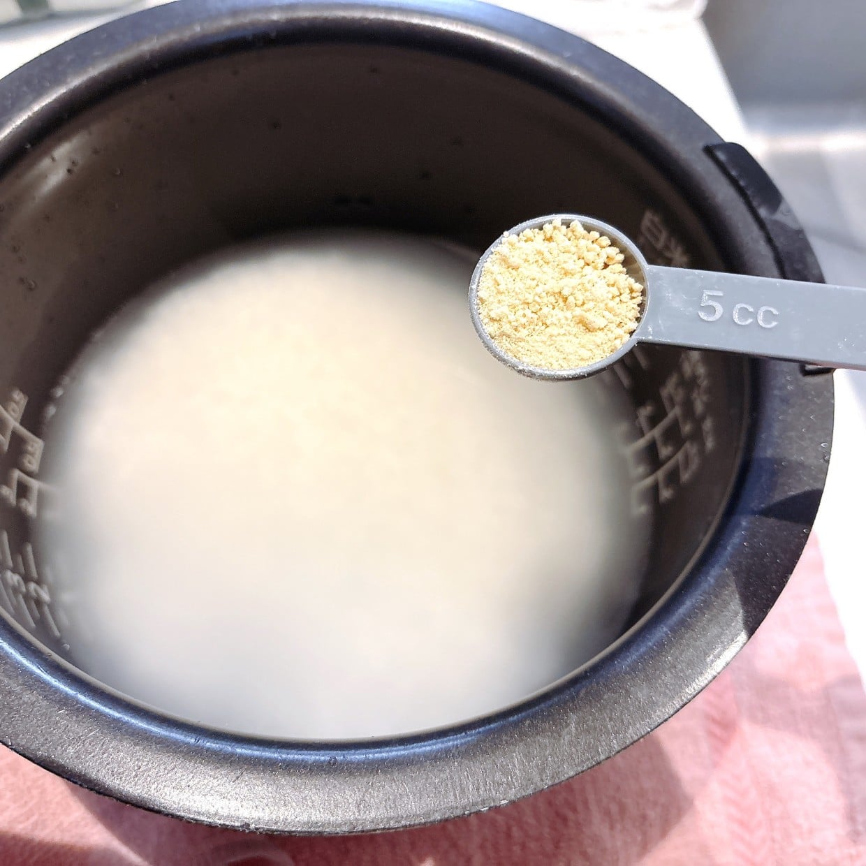  「小さじ1で万能ライスに変身しちゃう」ごはんのぬか臭さを感じさせない“意外な調味料”「アレンジ自在」 