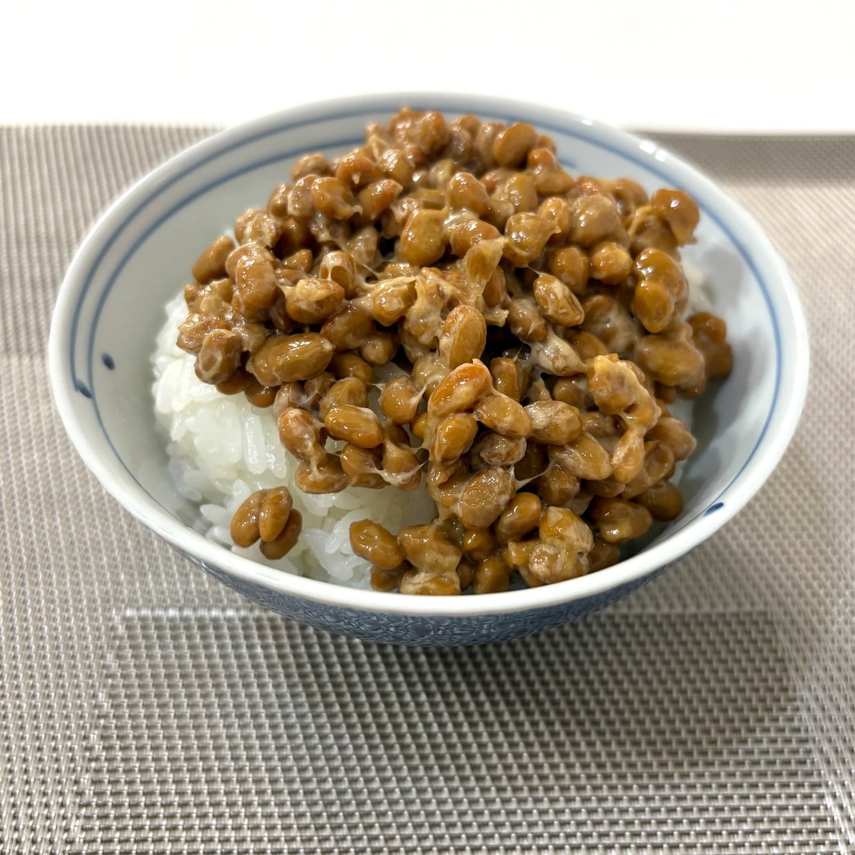  「小さじ0.5加えると中華風になる」納豆にコクと旨みがプラスされる“意外な調味料”「定番にしたい」 