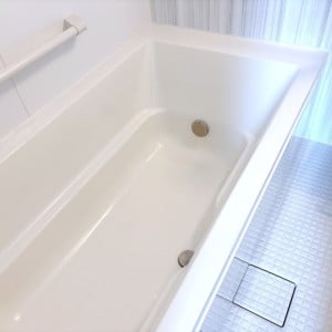 もうゴシゴシしない！毎日の「浴槽掃除」が断然ラクになる“ついで掃除術”「スプレーの回数知らなかった」