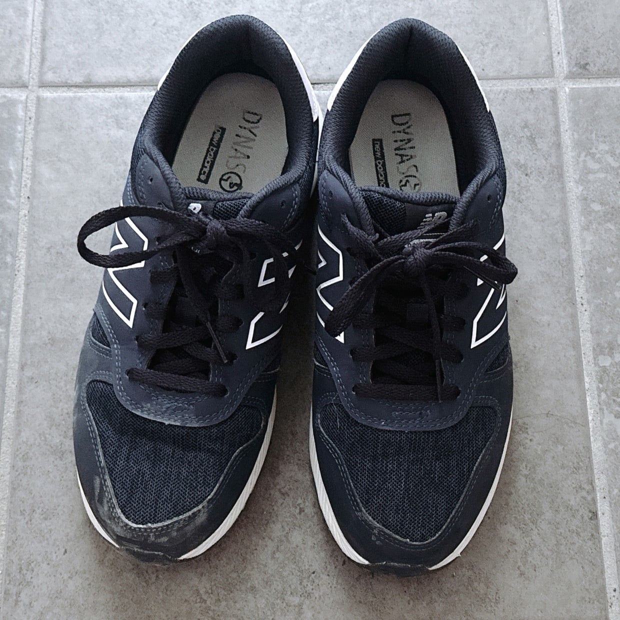  結び直しが減る！不器用さんでもできる“ほどけにくい靴紐の結び方”「めっちゃ実用的」「子どもに教える」 