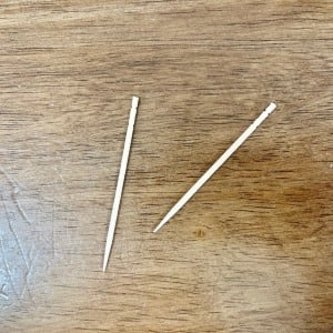 たった10秒で快適過ぎるよ。お菓子を食べても指先がベタつかない裏ワザ「2つのものを組み合わせるだけ」