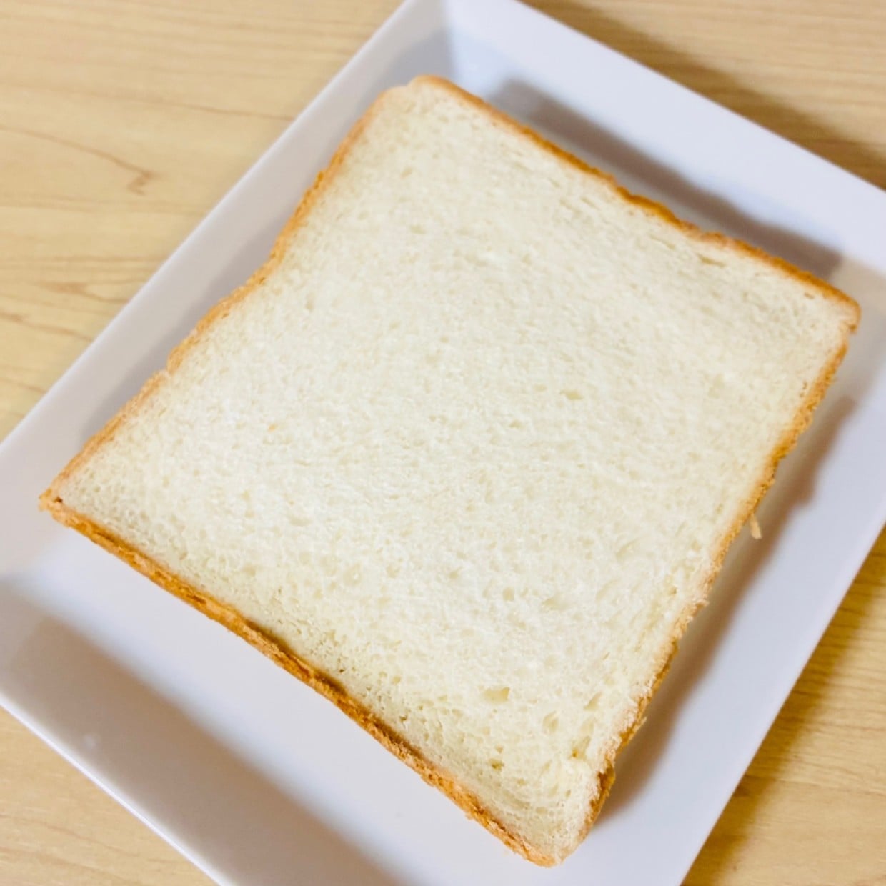  まるで焼き立て⁉︎「冷凍した食パン」をやわらかく仕上げる方法「トースターは使わない」「ふわふわ」 