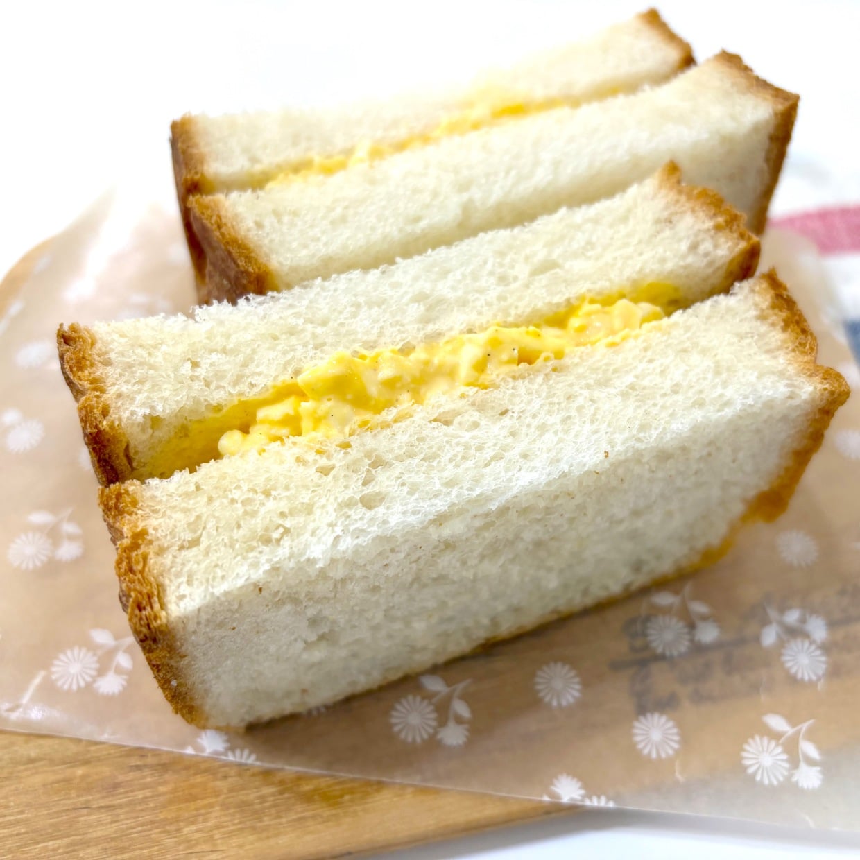  「小さじ1加えるだけ」いつもの卵サンドの“満足感を高める”簡単アレンジ「マヨネーズだけじゃない」 