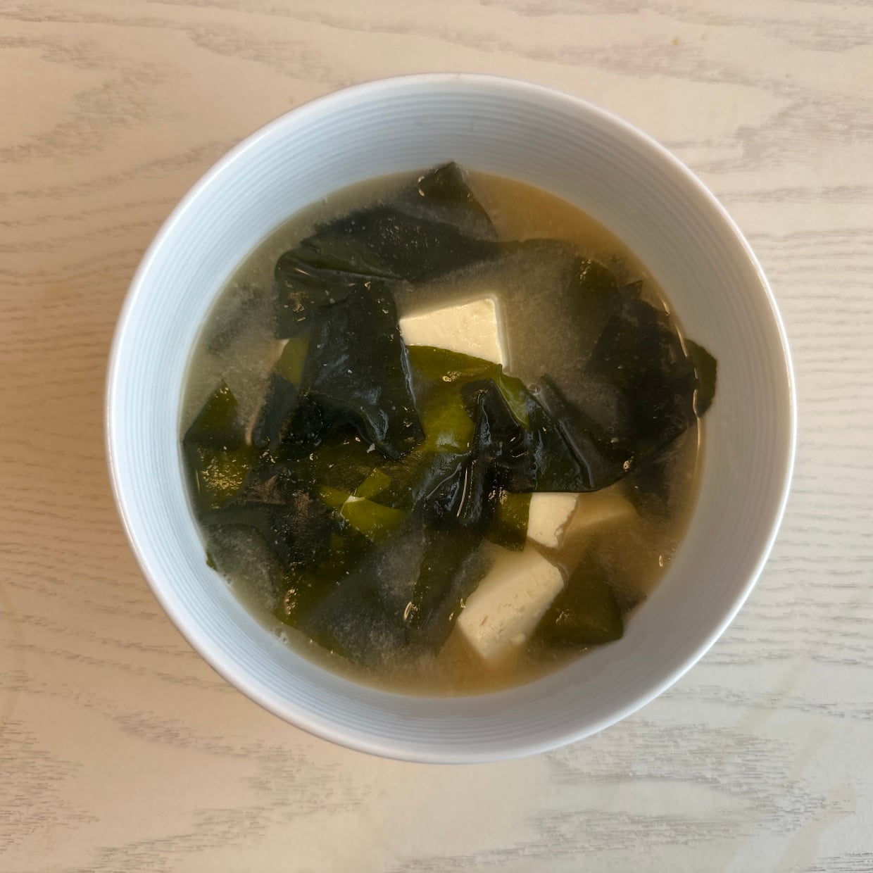  「大さじ1で味が決まる」いつもの「みそ汁」が香ばしくまろやかになる“ちょい足しワザ”「意外…！」 