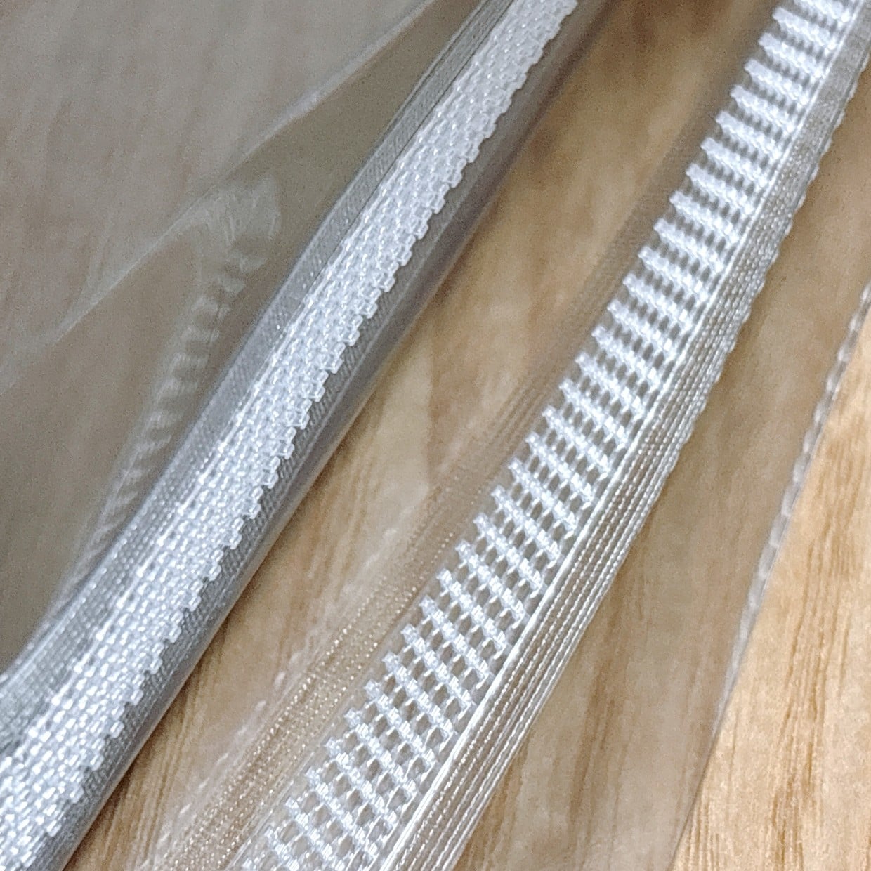  “かみ合わないストレス”にさよなら。【ダイソー】“新感覚ジップバッグ”の使い方と実力をレポート 