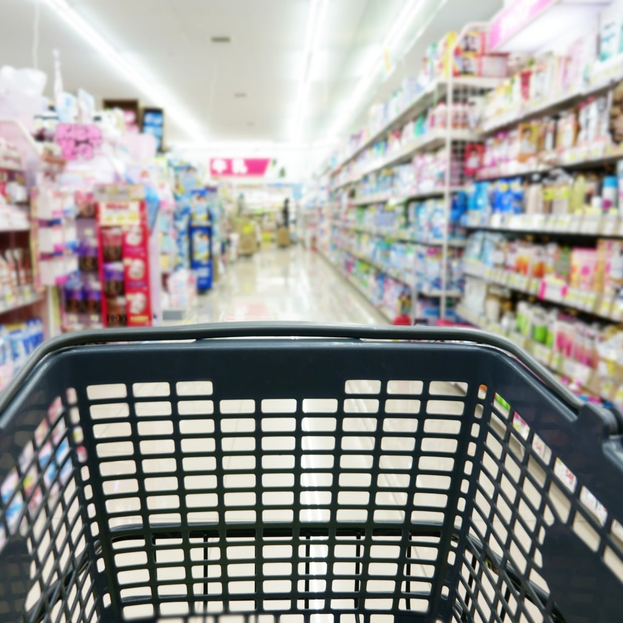  じつは掘り出し物がある。「食費が少ない人」がドラッグストアで選ぶ“3つの食品” 