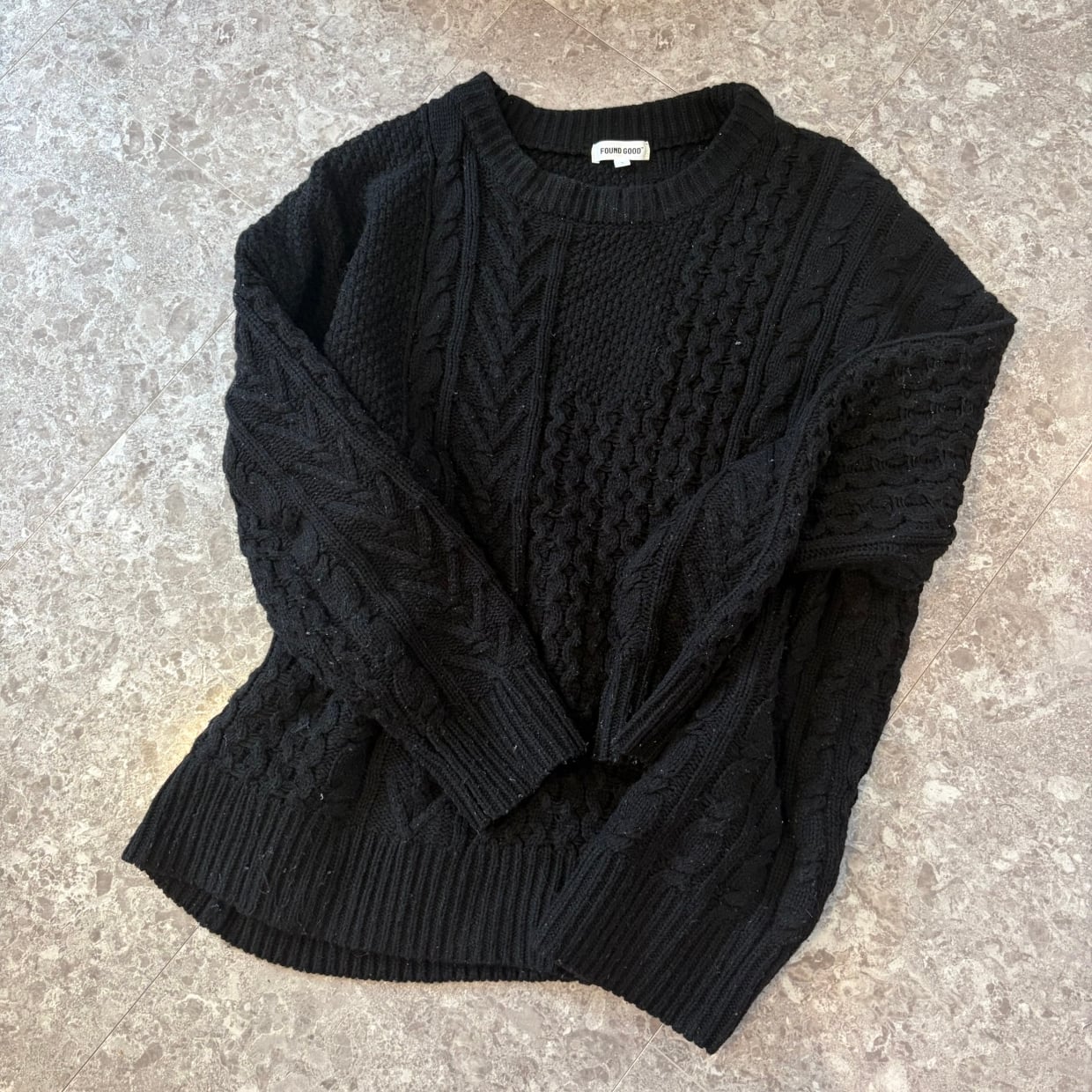  捨てなくてよかった。もう着ないニットの【じゃない】使い方「得した気分」「家中で使える」 