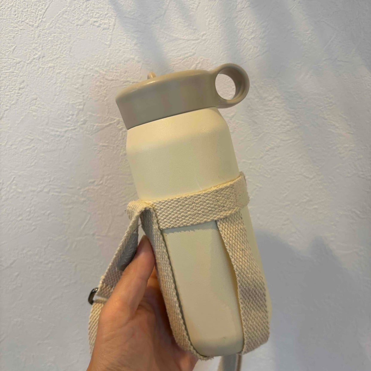  製氷機いらずで“細長い水筒”にフィットする「氷」を作る驚きの技「大きすぎず小さすぎない」「夏にいい」 