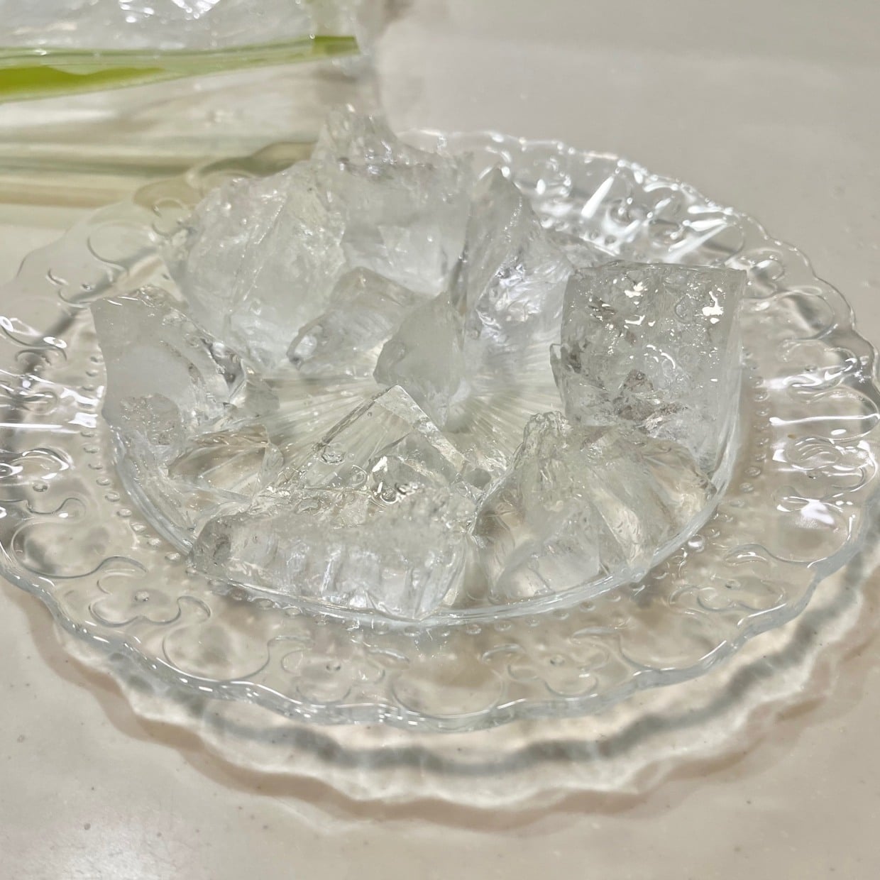  製氷皿はつかわない。氷を大量に作るワザ「まさかの方法」「たくさん作れた」 