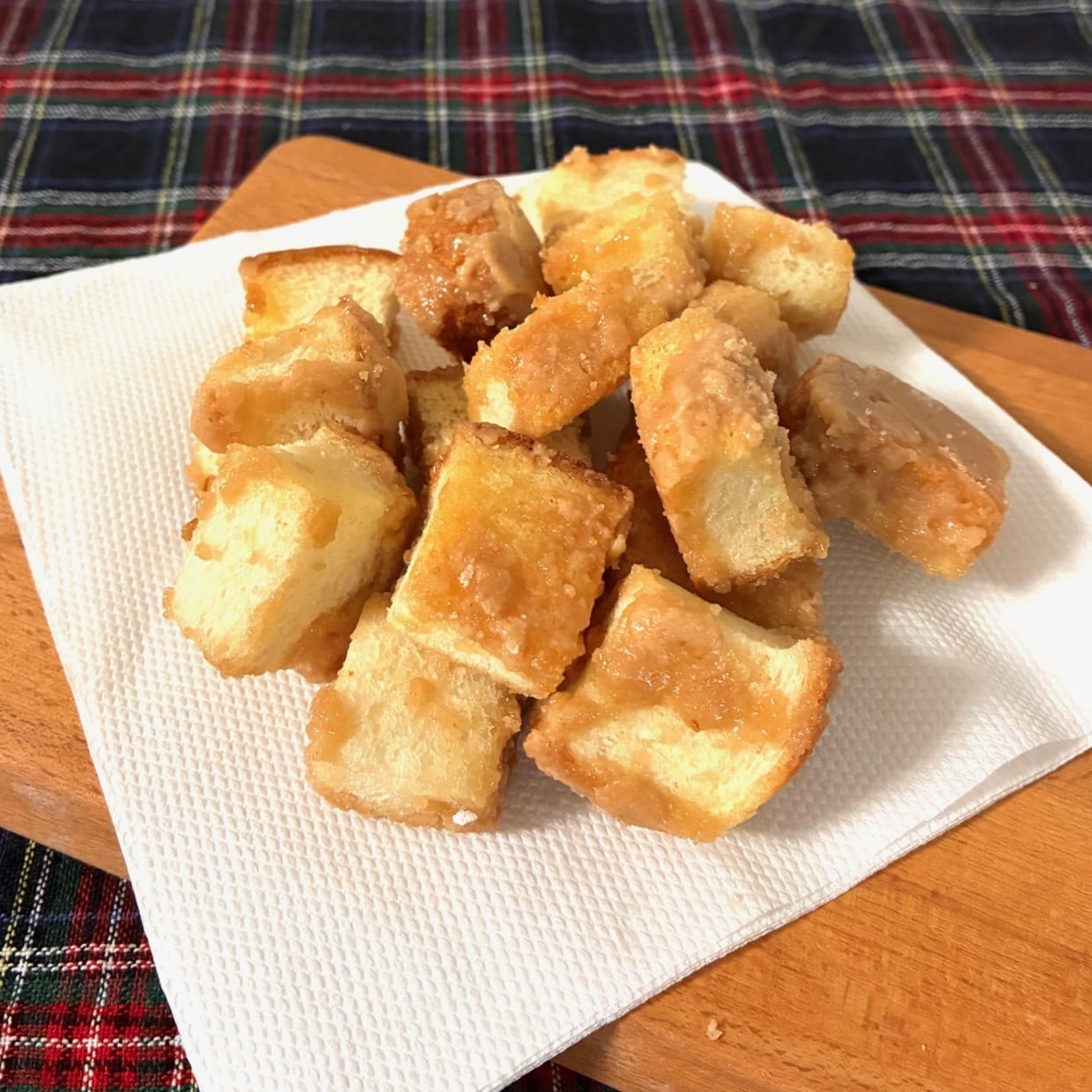  使う材料は3つだけ！いつもの食パンで作るちょっと贅沢な「プチ・ラスク」のつくりかた「ザクザク食感」 