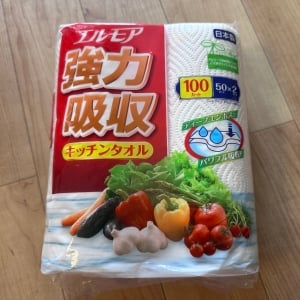 むき出しのままにしない。「2本入りキッチンペーパー」の賢い“簡単保管術”「ホコリがつかない」