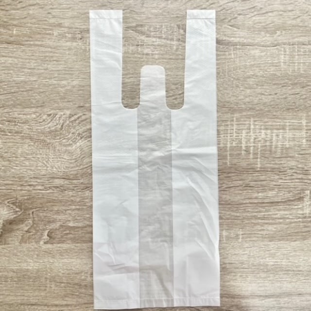  もう散乱しない、かさばらない！フックに掛けられちゃう「レジ袋」の“おしゃれなたたみ方” 