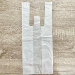 もう散乱しない、かさばらない！フックに掛けられちゃう「レジ袋」の“おしゃれなたたみ方”