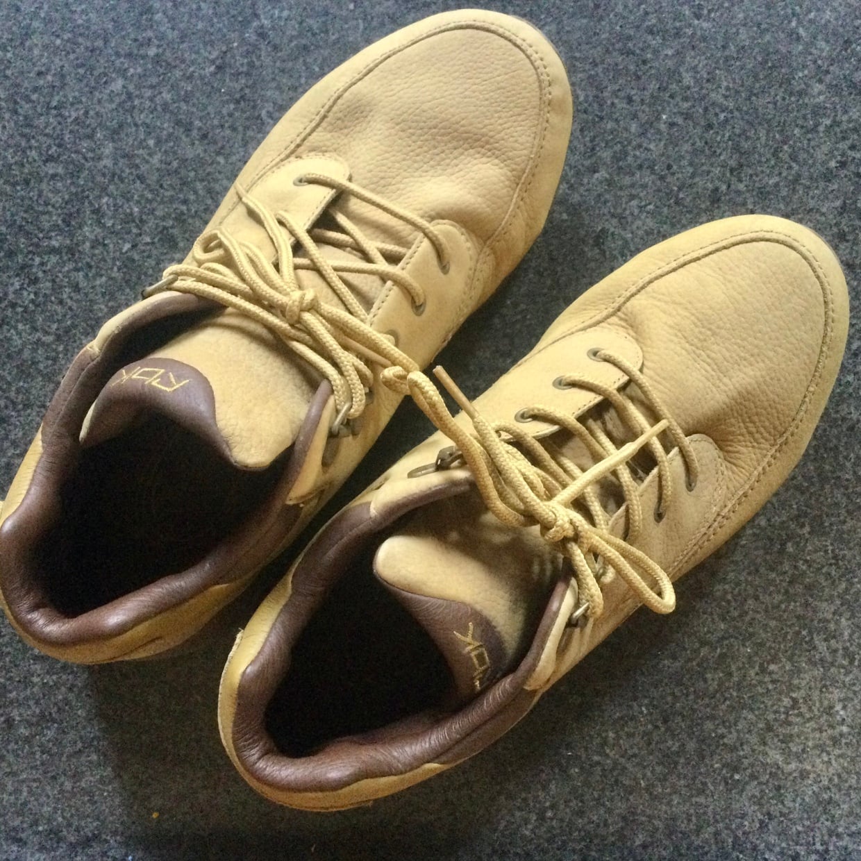  知っておくと助かる。「スニーカーの靴ひも」がほどけにくくなる結び方「子どもに教えたい」 