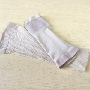 「穴が開いたストッキング」捨てなくて正解です！生地の特徴を活かすと家じゅうで活躍する