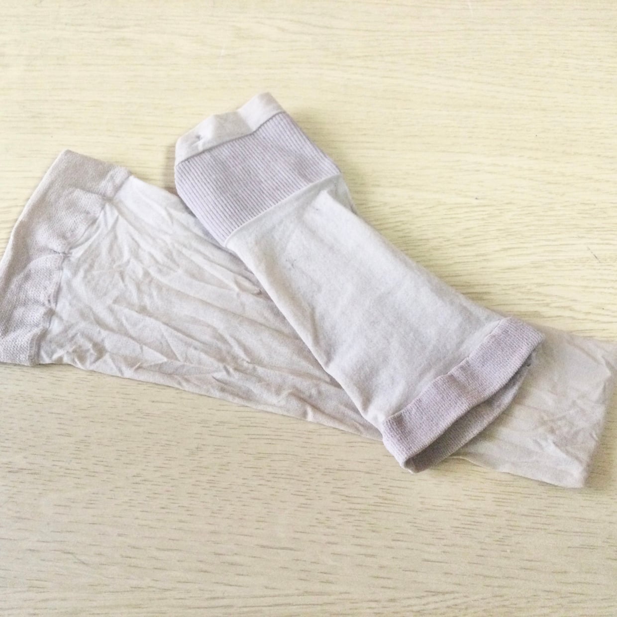  「穴が開いたストッキング」捨てなくて正解です！生地の特徴を活かすと家じゅうで活躍する 