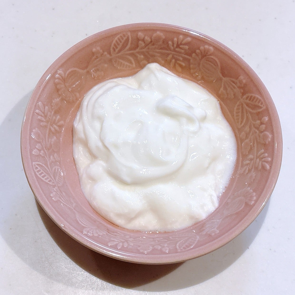 「ヨーグルト」に混ぜると腸が喜ぶ。善玉菌の働きを支える‟縁の下の力持ち食材”とは