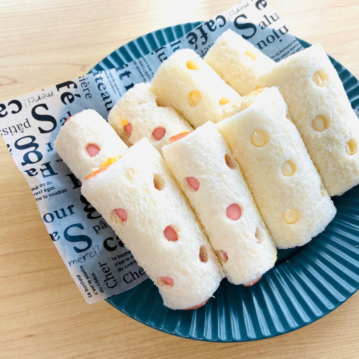  ポップでかわいい「水玉模様のロールサンド」の意外な作り方「行楽やおもてなしの一品に！」 