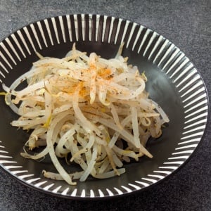 火も包丁も使わない。もやしのやみつき副菜「たった5分で完成」