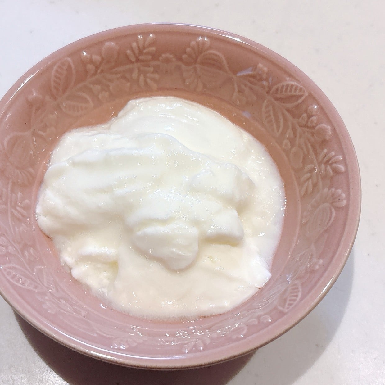  むずむず、かゆみどうにかしたい。「ヨーグルト」に入れると腸内環境を整える助けになる“粉末食材” 