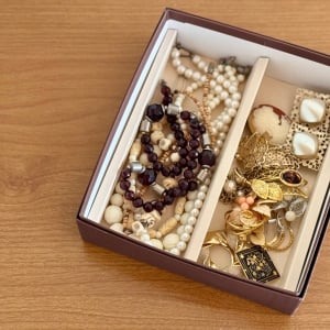 「えっ、ウソでしょ」排水口用品がアクセサリーの持ち運びに…!?知って納得の使い道