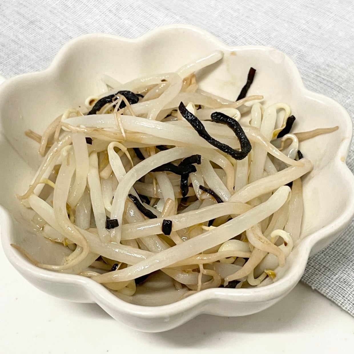  「5g加えるだけ」いつものもやしナムルがやみつき味に変わる食材「ご飯もお酒も進む」 
