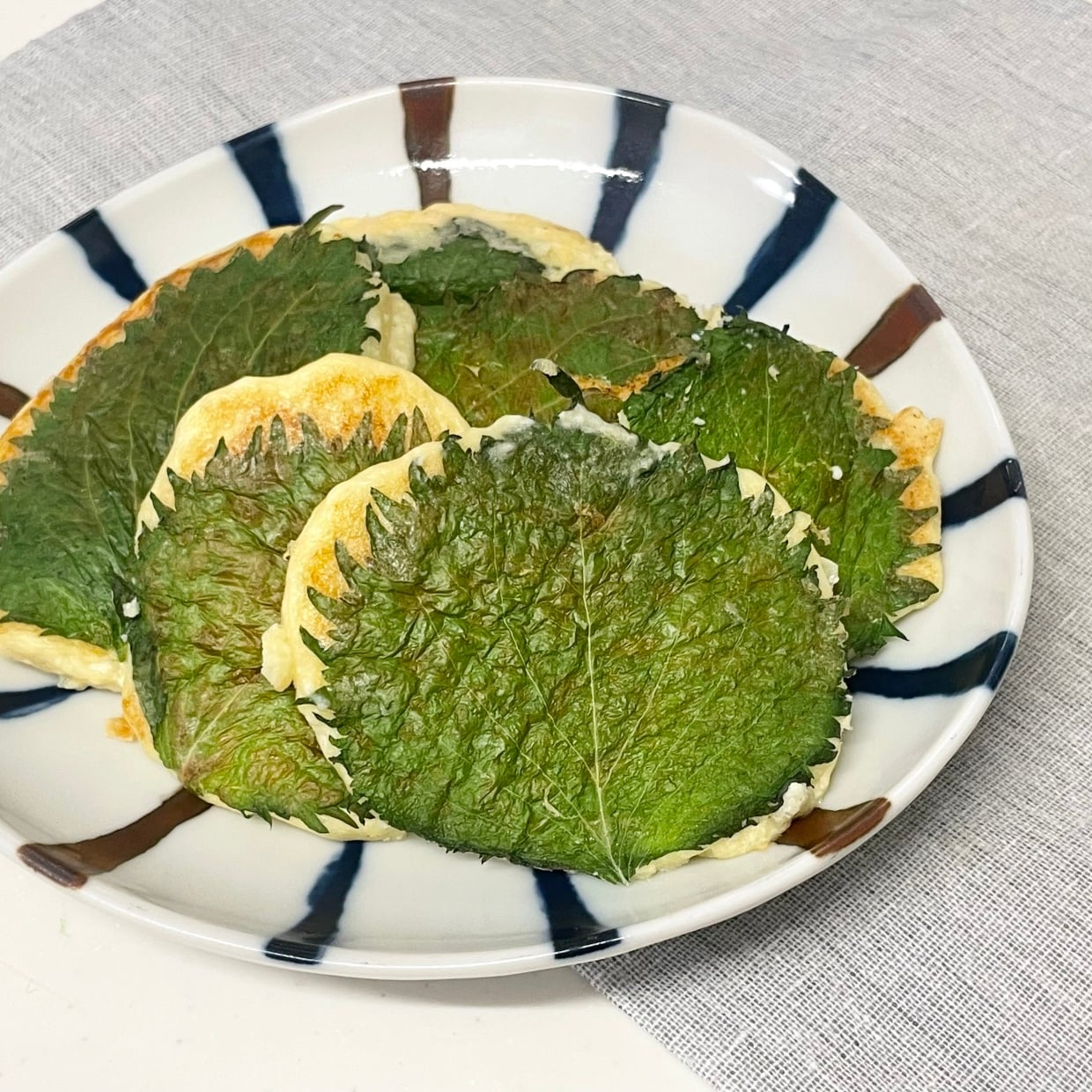  「豆腐」と大葉を混ぜて焼くだけ。たんぱく質がとれる簡単おかず「帰宅後10分でできる」 