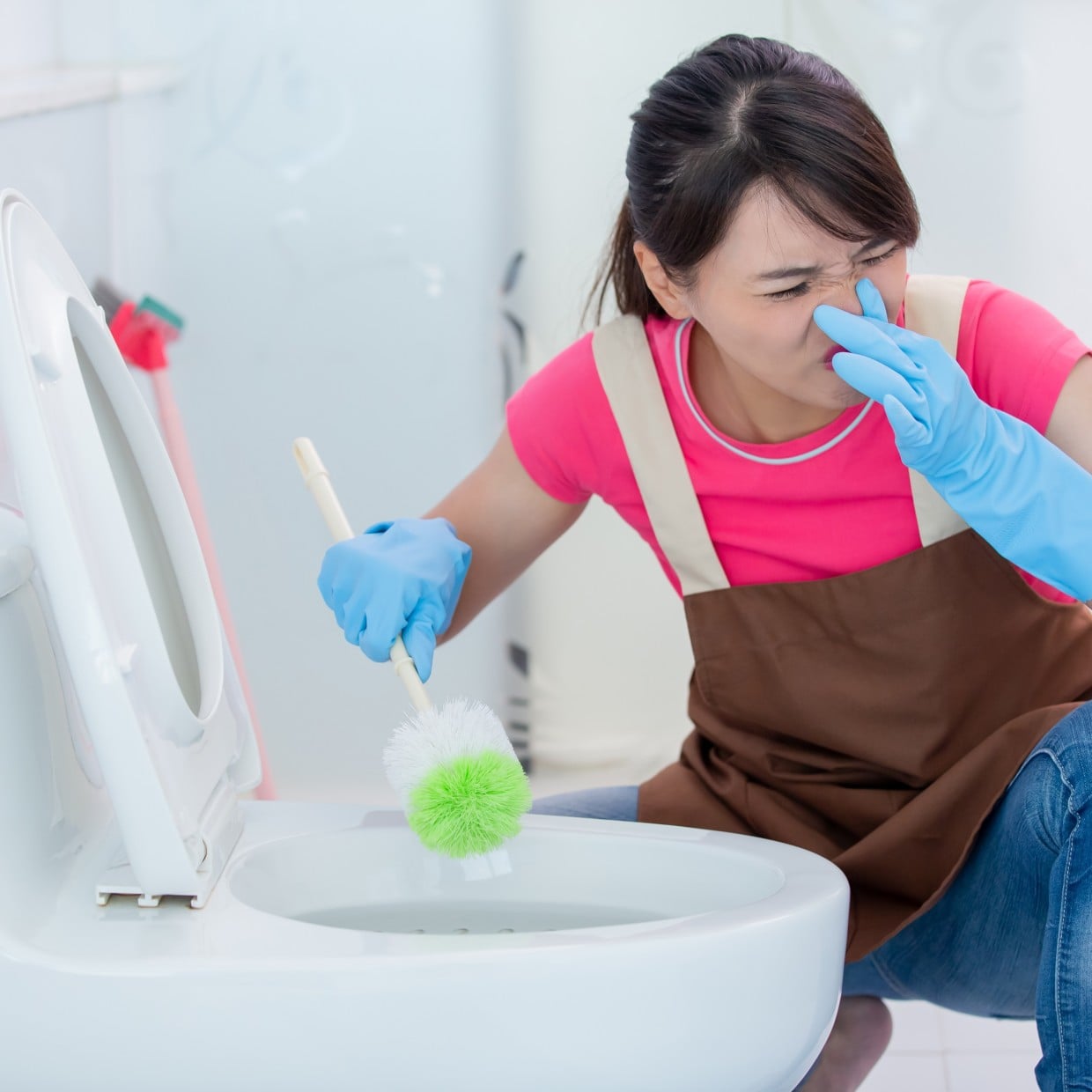  なぜかトイレが臭う…。消臭剤では解決しない"臭いの本当の原因、NG習慣3つ"「全部やってた…」 