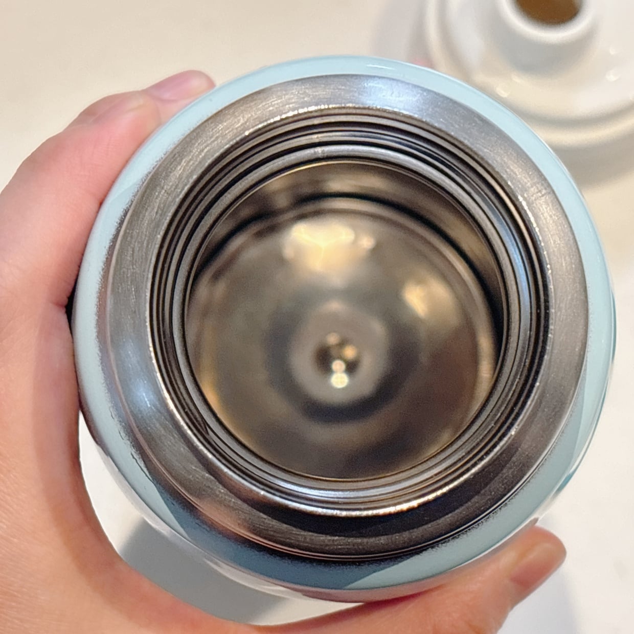  ピカピカに復活！“茶渋やコーヒーの着色汚れ”を簡単に落とす【水筒お手入れテク】 