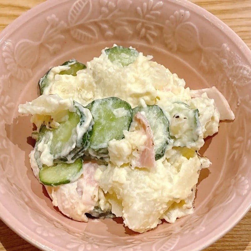  「ひと振りするだけ」ポテトサラダが"辛みと酸味"でやみつきになるアレンジ「ハマった」 