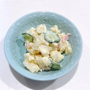 「小さじ1混ぜるだけでデパ地下級」いつものポテトサラダがもっとまろやかになる“意外なアレンジ”