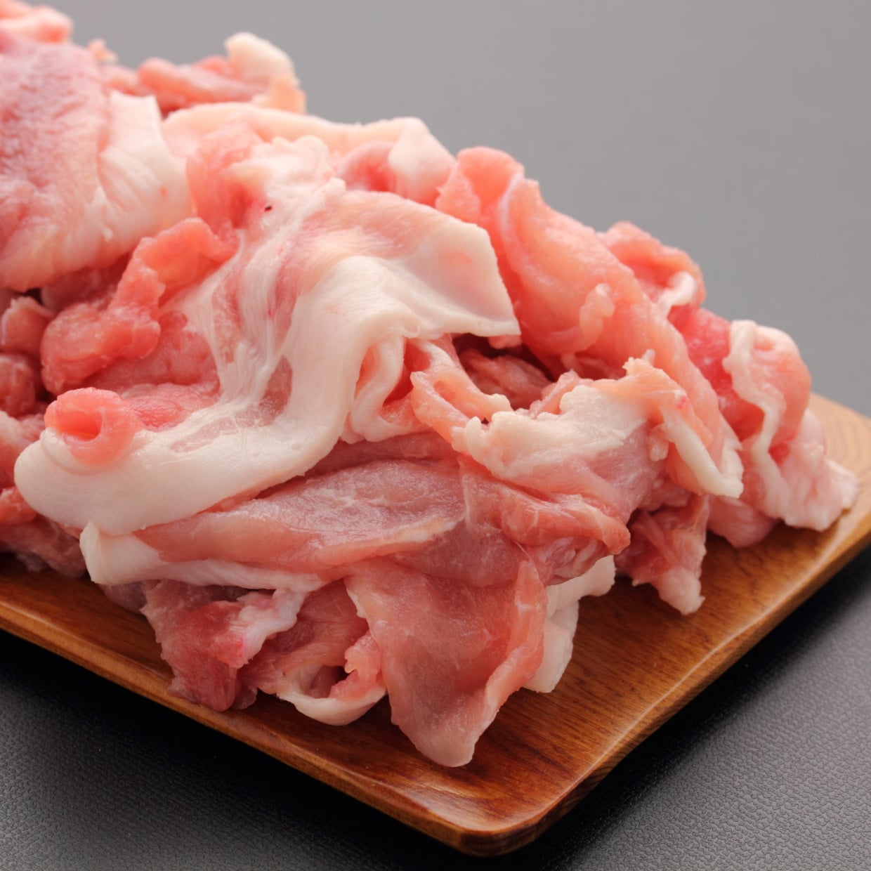  「えっかんたん」豚こま肉が固まらずにパラッと仕上がる裏ワザ 