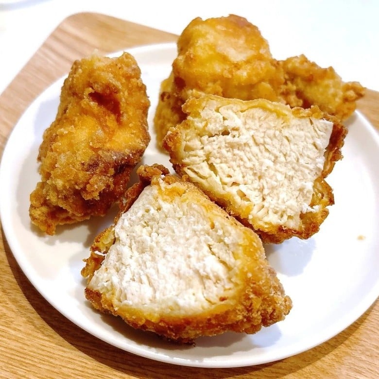  「大さじ1加えて漬け込むだけ」驚くほど“鶏むね唐揚げ”がふっくらジューシーになる裏ワザ 