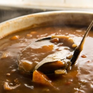 思い込みが1番の落とし穴。夏は特に注意！カレーのやってはいけない保存方法3つ「鍋ごと冷やしてた…」