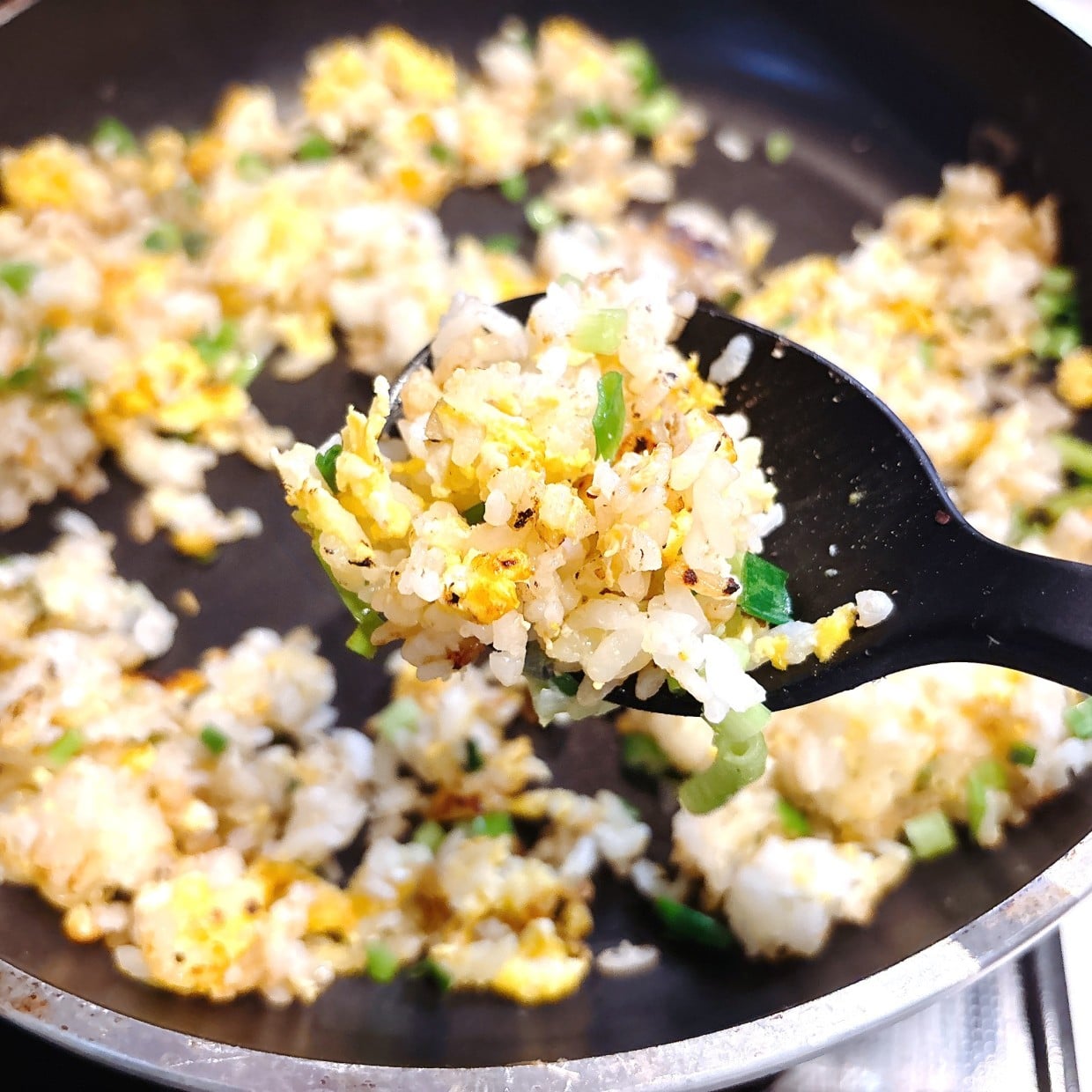  醤油や中華風よりさっぱりして好きかも。大さじ1で激変する「チャーハン」の意外な食べ方 