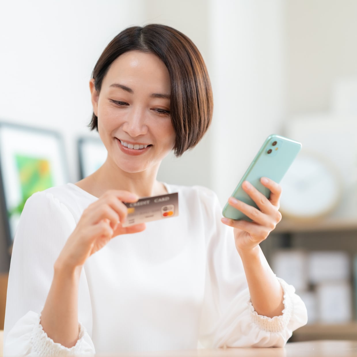 スマホ代、払いすぎかも？今すぐ見直したい節約ポイント3つ「なんとなく契約してた…」 