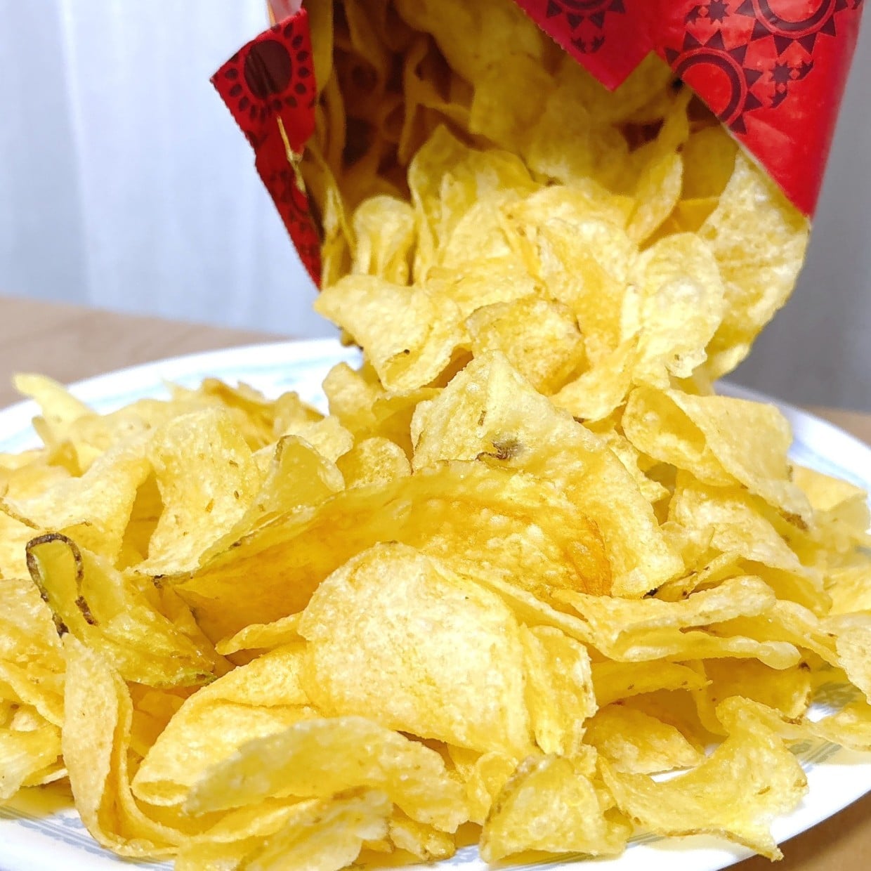 “抱えて食べられる幸せ”を味わって。【ドンキ】400グラム超「ポテトチップス」はなかなか減らない