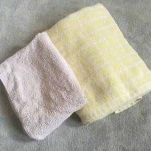 なんとなく捨てなかった人、正解です。古くなった「バスタオル」がまさかの大活躍「2つ紹介」