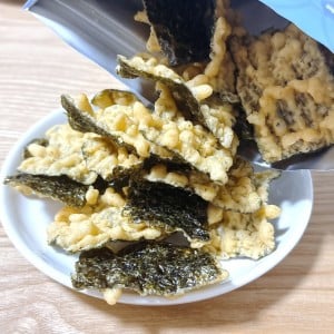食べ始めたら、手がとまらない…！ドンキで見つけた"ザクザク食感"のクセになる海苔スナック。