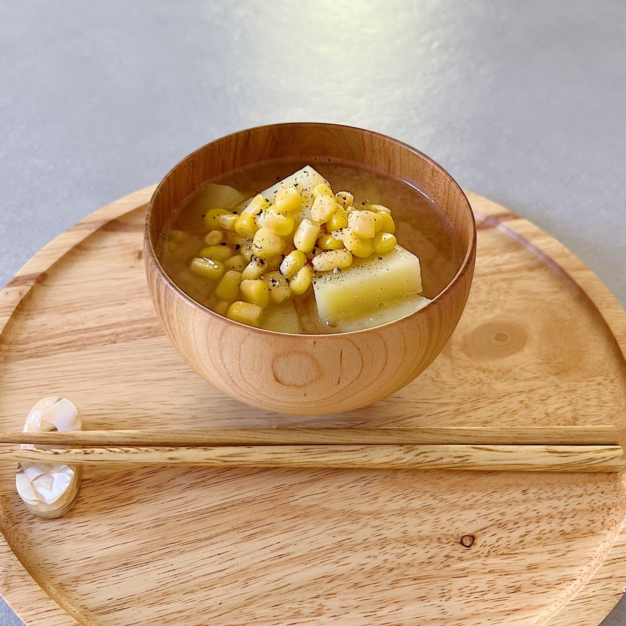  朝「みそ汁」に入れると腸がよろこぶ。“ビタミンCがたっぷりの食材” 
