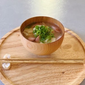 朝「みそ汁」にプラスするだけ。“たんぱく質が摂れる2つの食材”