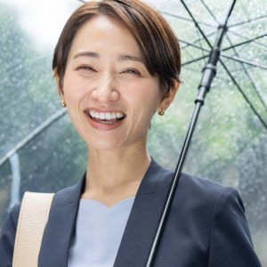 雨音に溶け込む穏やかなひとときを。梅雨でも「心地よく過ごす人」の“時間の使い方4選”