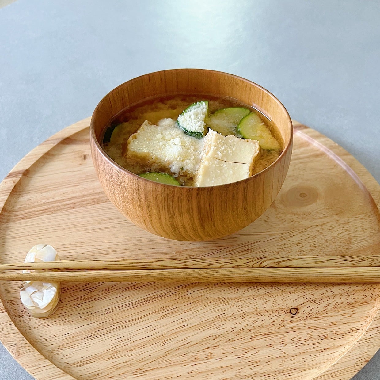  朝「みそ汁」に入れるだけ。食物繊維やカリウムを含む旬の食材 